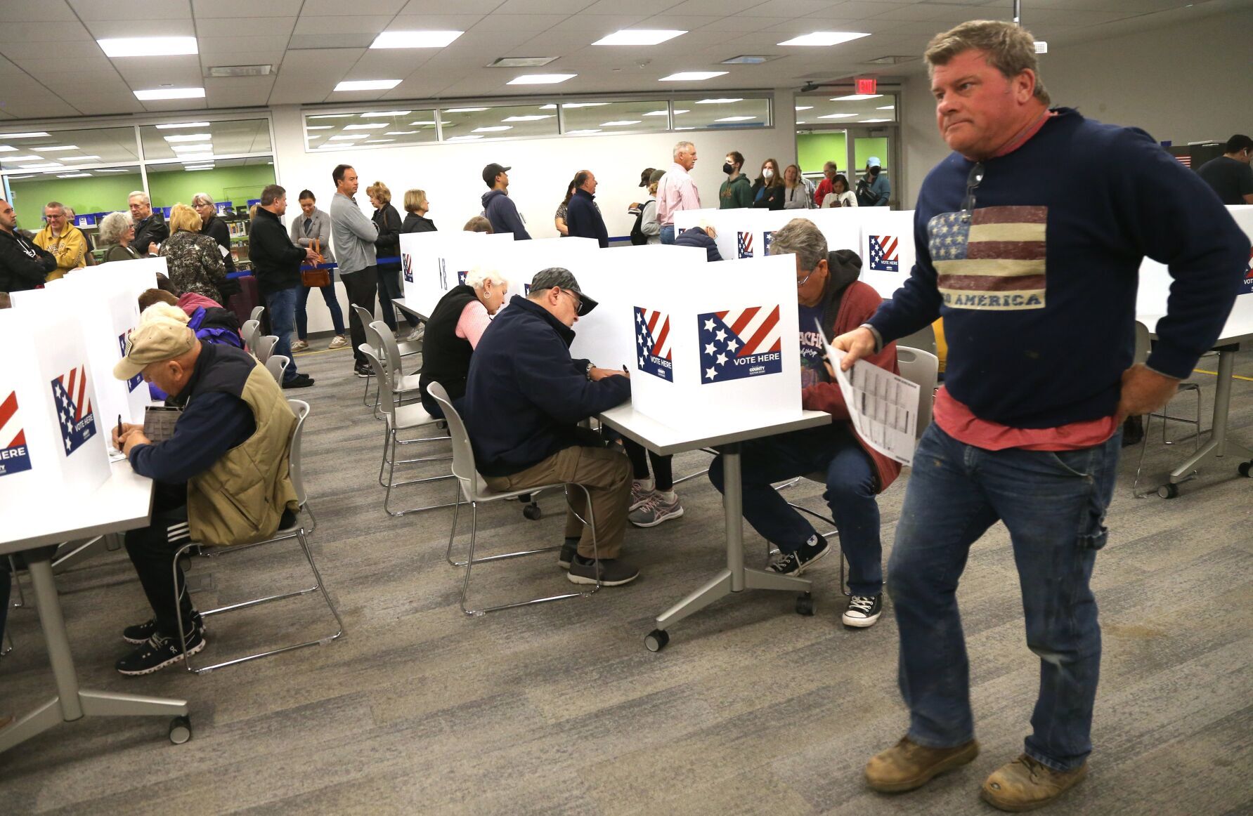 Voters flock to vote early